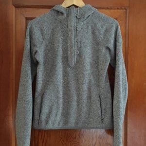 5/$20 - North Face Hooded Sweater